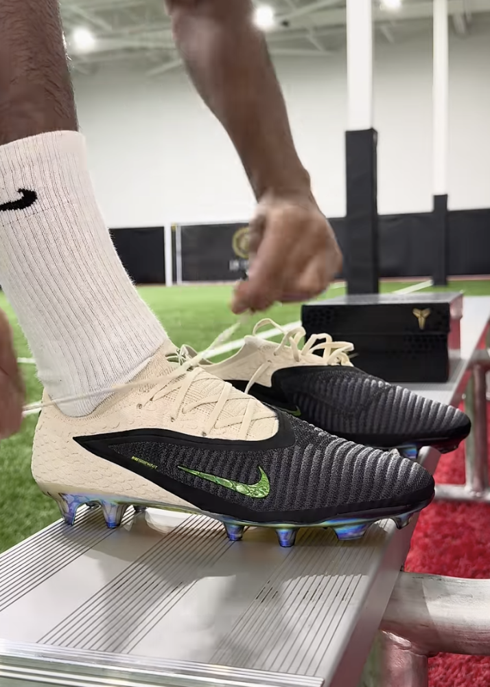 Nike Phantom 6 Mamba Kobe Bryant Boots