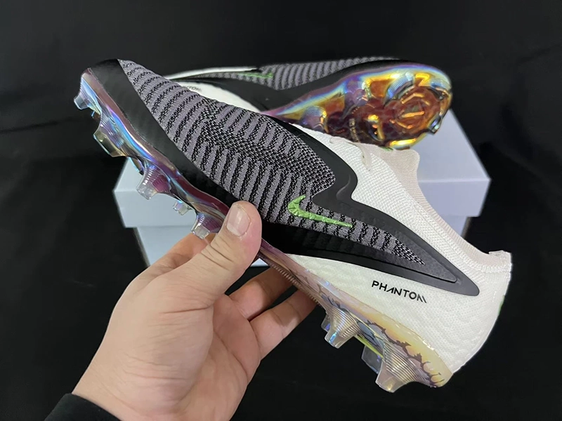 the all‑black Gripknit upper and Cyclone 360